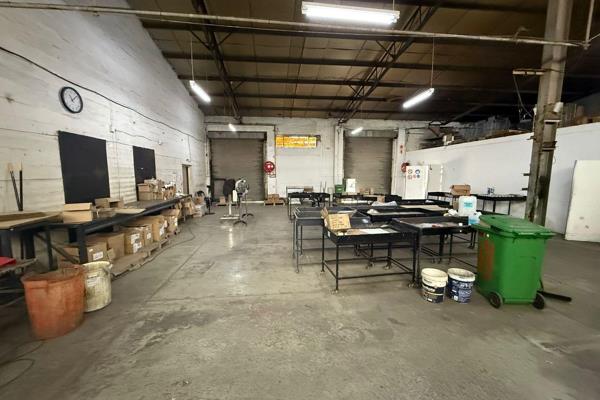 This expansive 1,002m2 warehouse is now For Sale in the sought-after Queensmead Industrial area, Durban. Designed with functionality ...