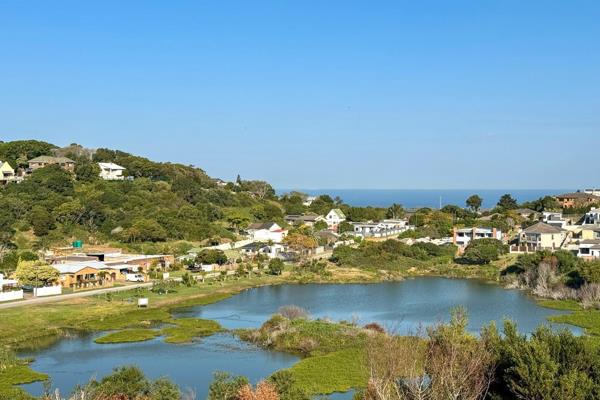 Sometimes you just have to see it for yourself!  Set high on the ridge in the sought-after Lovemore Park, this architect-designed ...
