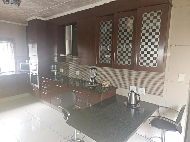 Listing number: P24-116252574, Image number: 2