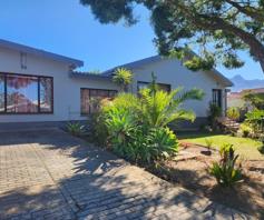 House for sale in George South
