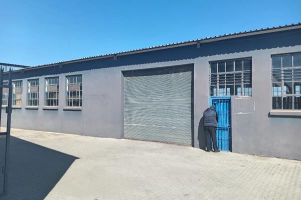 Spacious Workshop to Rent in Mafikeng 

This well-secured workshop, nestled among other businesses like Nissan and Hyundai across the ...