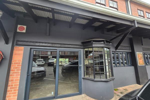 Discover a prime 428m2 commercial space in the sought-after Waterfall, Hillcrest area—an ideal location for businesses looking to ...