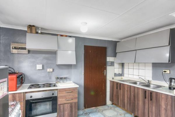 Welcome to your new home! 

 This charming property in Lenasia x 13 boasts immaculate ...