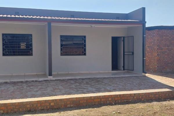 Newly-built apartment to let in Andeon AH, fully-tilled floors, modern fitted and ...