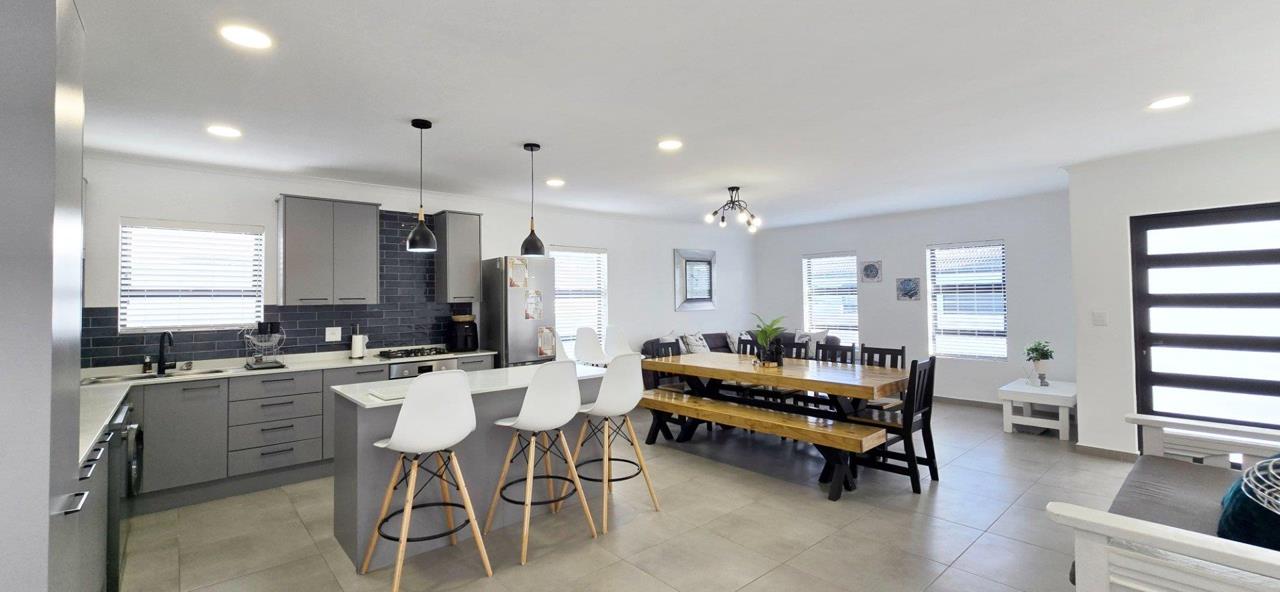 Listing number: P24-117082820, Image number: 1