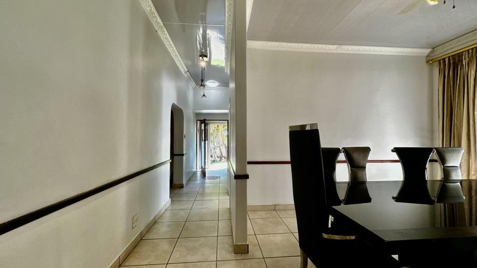 Listing number: P24-116272266, Image number: 2