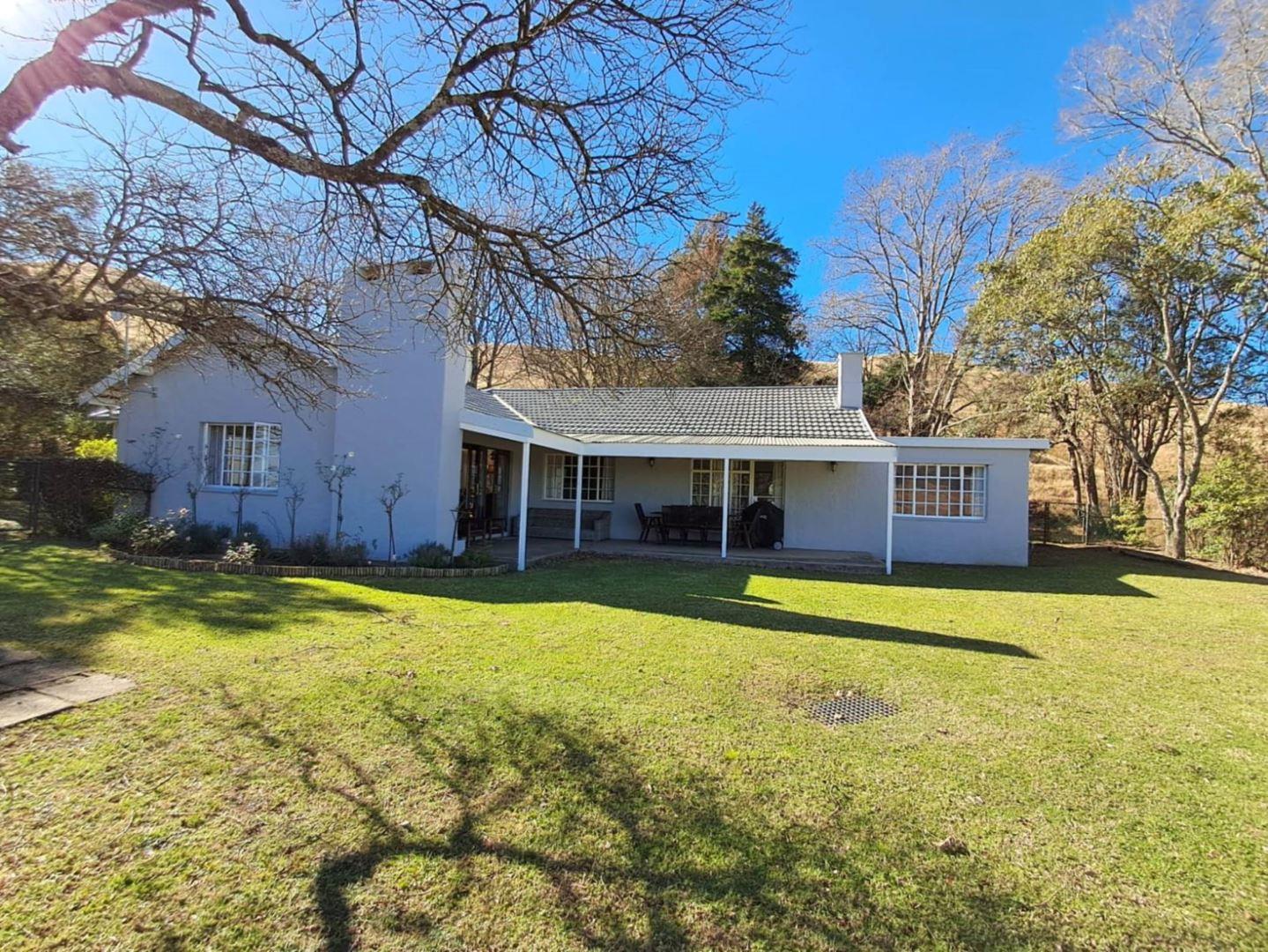 4 Bedroom House for sale in Howick Rural - P24-116272369