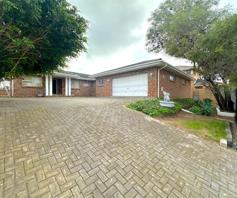 House for sale in Summerstrand