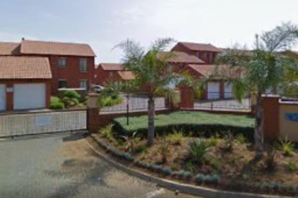 Insolvent 3 Bedroom Apartment for sale in SS CLEAR WATER, ECO PARK ESTATE, HIGHVELD ...