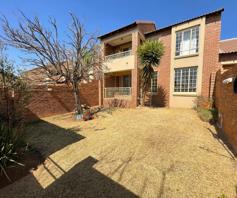 Apartment / Flat for sale in Mooikloof Ridge