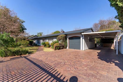 4 Bedroom House for sale in Farrarmere
