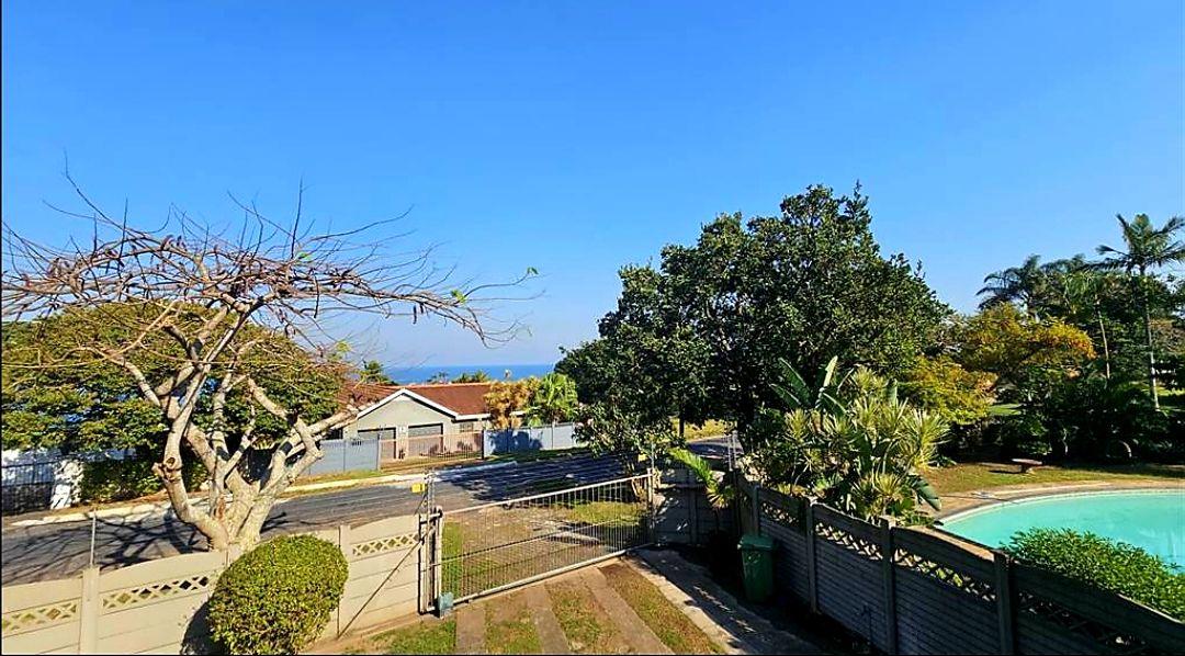 4 Bedroom House for sale in Scottburgh South - P24-116285933