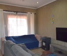 Apartment / Flat for sale in Mooikloof Ridge