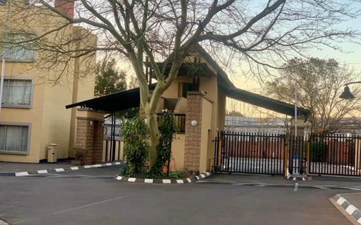 2 Bedroom Apartment / Flat for sale in Clubview