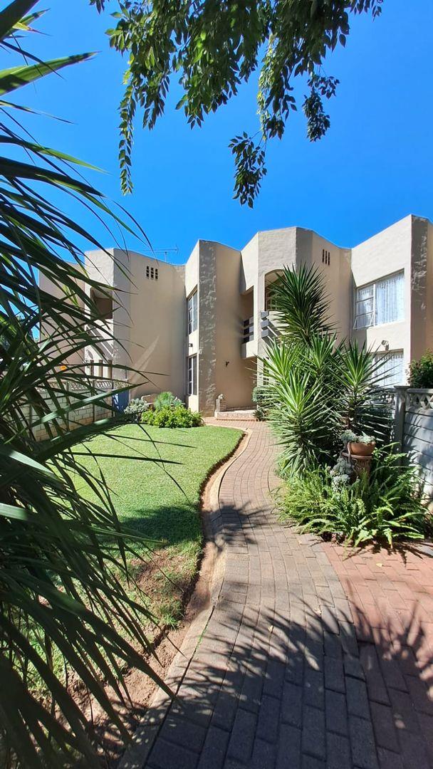 3 Bedroom Townhouse for sale in Three Rivers Proper - P24-114313748