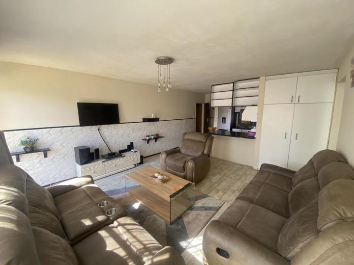 2 Bedroom Apartment / flat for sale in Lindhaven - 431 Dempers Street ...