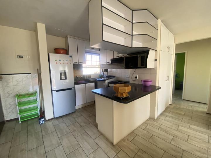 2 Bedroom Apartment / flat for sale in Lindhaven - 431 Dempers Street ...