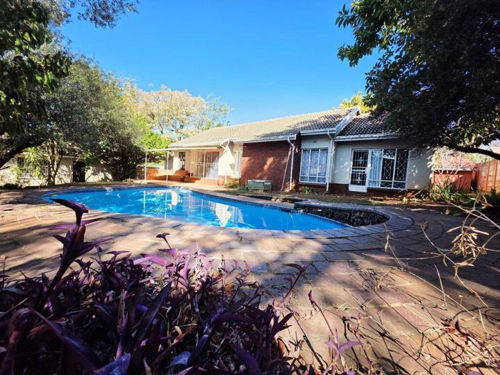 3 Bedroom House for sale in Robindale - P24-116315716
