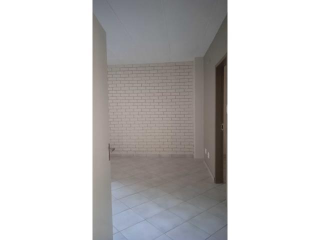 Listing number: P24-117561459, Image number: 3