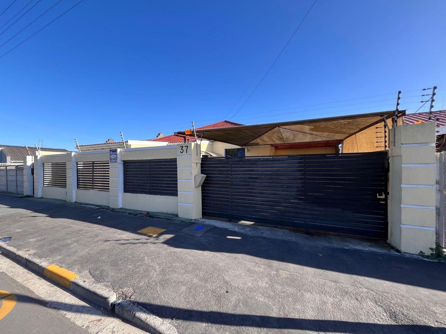 Bedroom Apartment Houses To Rent In Parow North By Owner Houses To