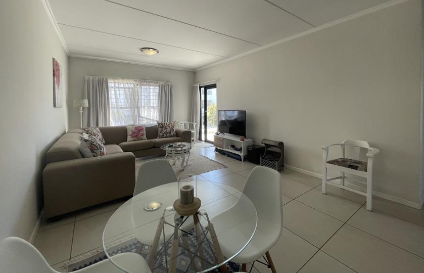 2 Bedroom Apartment / flat for sale in Greenstone Ridge - P24-116319903
