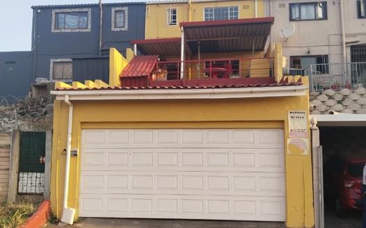 3 Bedroom Townhouse for sale in Whetstone