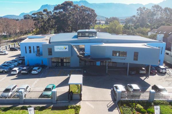 Situated in the new well-established Barlinka Medical Centre, this spacious 184 m² ...
