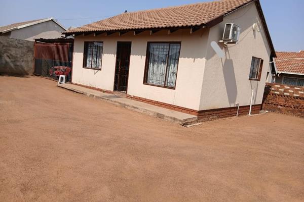 This well-maintained property offers comfort, style, and convenience. Ideal for small families or first-time buyers.
Close to Mabopane ...