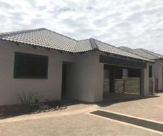 Townhouse for sale in Heatherview