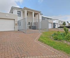 Townhouse for sale in Parklands