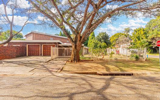 5 Bedroom House for sale in Faerie Glen