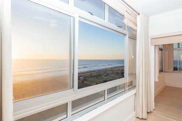 Perched on the sixth floor of the prestigious Good Hope Park in sought-after Mouille Point, this beautifully positioned north-west ...
