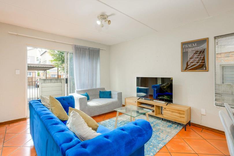 2 Bedroom Townhouse for sale in North Riding - P24-116331896
