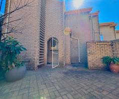 Apartment / Flat for sale in Huttenheights