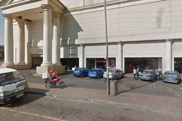 Kopp Commercial is pleased to offer the following retail unit to let in Phoenix.

- GLA 1 106m2
- Ground floor unit
- Consists of 2 ...