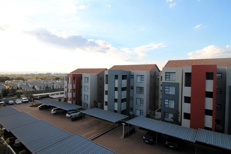 3 Bedroom Apartment / flat for sale in Fourways - P24-116343553