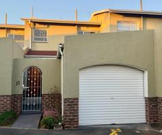 Townhouse for sale in Farrarmere