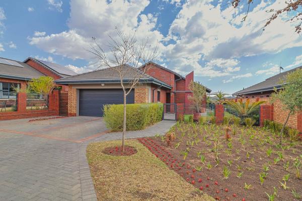 This exquisite, modern home with top-range finishes is the perfect retirement haven. ...