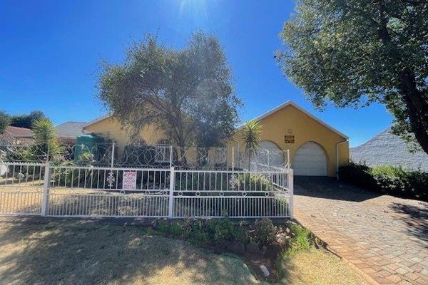 Ideal house for entertainment  family then  this  house  is for you.

Three bedrooms built in cupboards  laminate flooring curtain ...