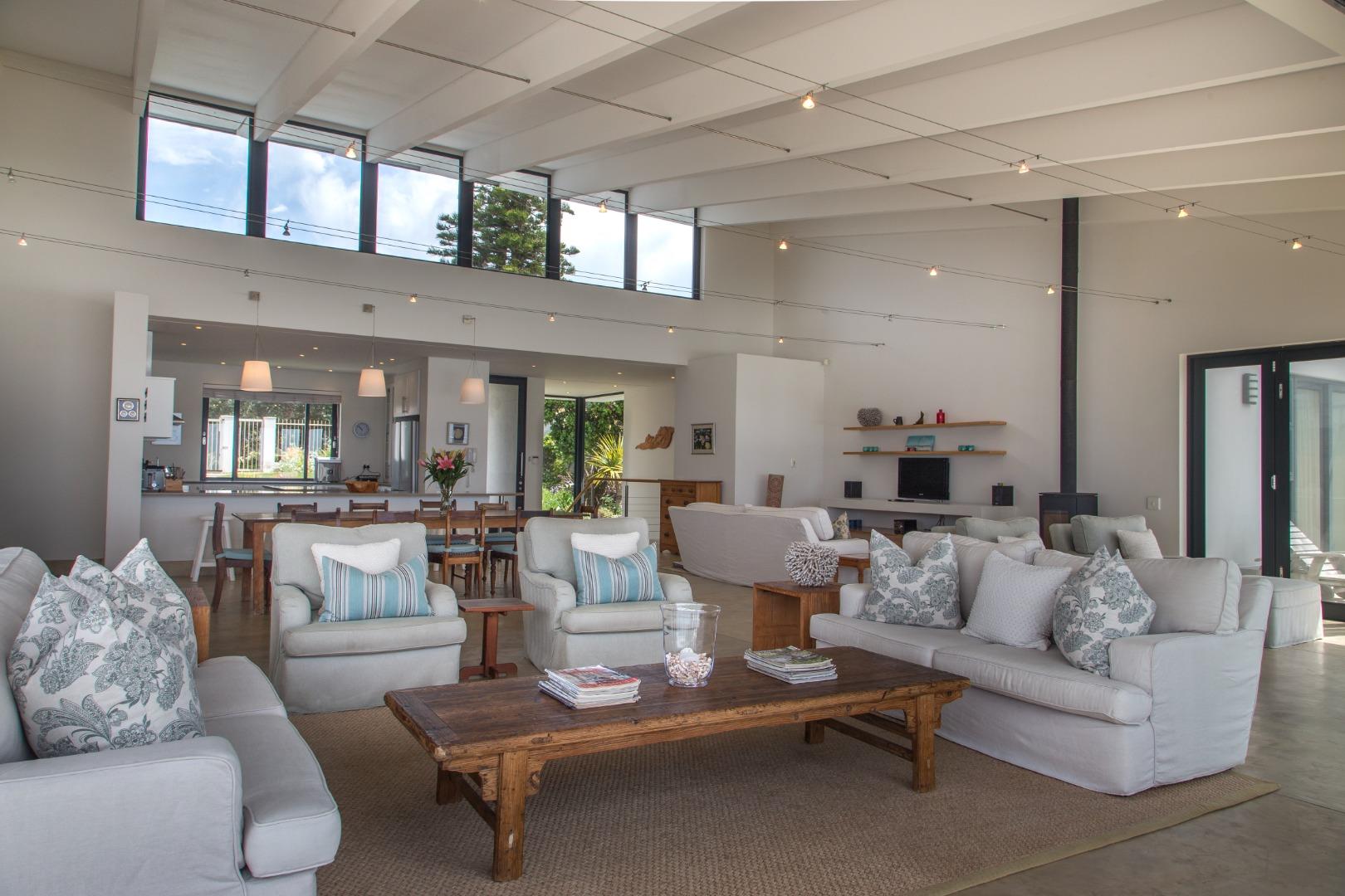 Photo of 5 Bedroom House to rent in Robberg Beach