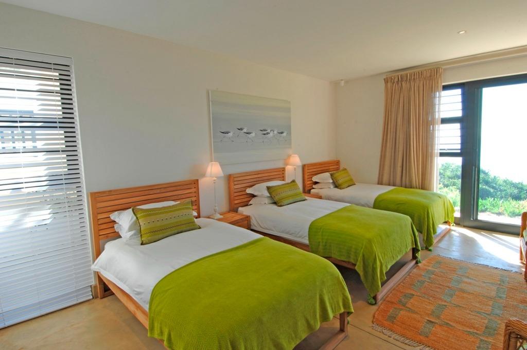 Photo of 5 Bedroom House to rent in Robberg Beach