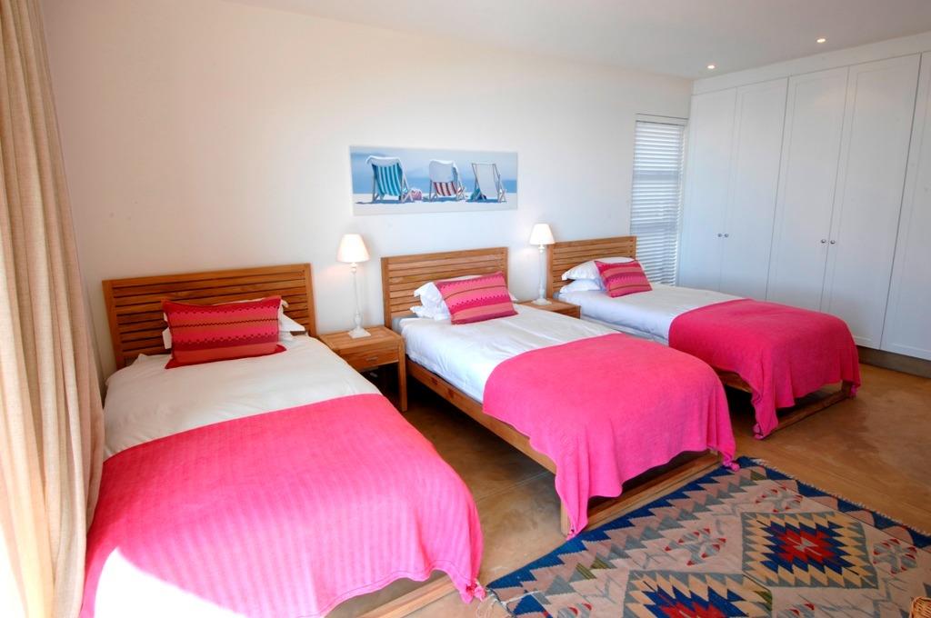 Photo of 5 Bedroom House to rent in Robberg Beach