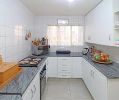 Townhouse for sale in Kempton Park Ext 4