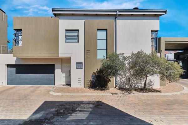 Set within an exclusive estate of only eight homes, this stylish cluster residence is designed for easy, modern living with open-plan ...