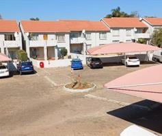Townhouse for sale in Glen Marais