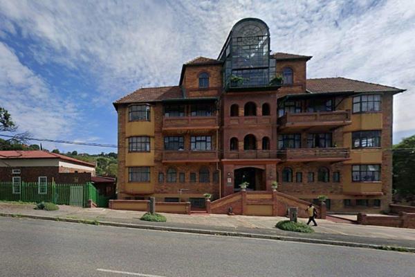 INSOLVENT ESTATE

Quaint 2-Bedroom Apartment in Historic Complex

Step into a scene ...
