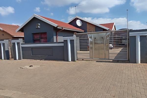 This property offers beautiful kitchen, lounge, three bedrooms and bathroom.

It is located in good area, and near schools, transport ...