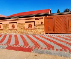 House for sale in Mahube Valley