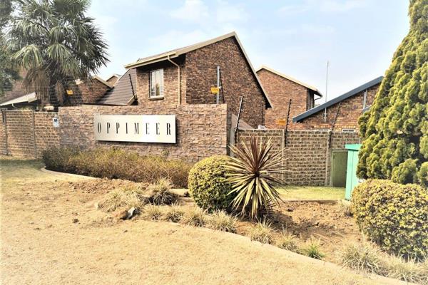 This well-maintained, low-maintenance face-brick townhouse is perfectly situated in a secure complex in Van Riebeeck Park, Kempton Park, offering comfort, modern finishes, and convenience.  This complex is pet friendly and the following animals are allowed per unit:  2 small ...