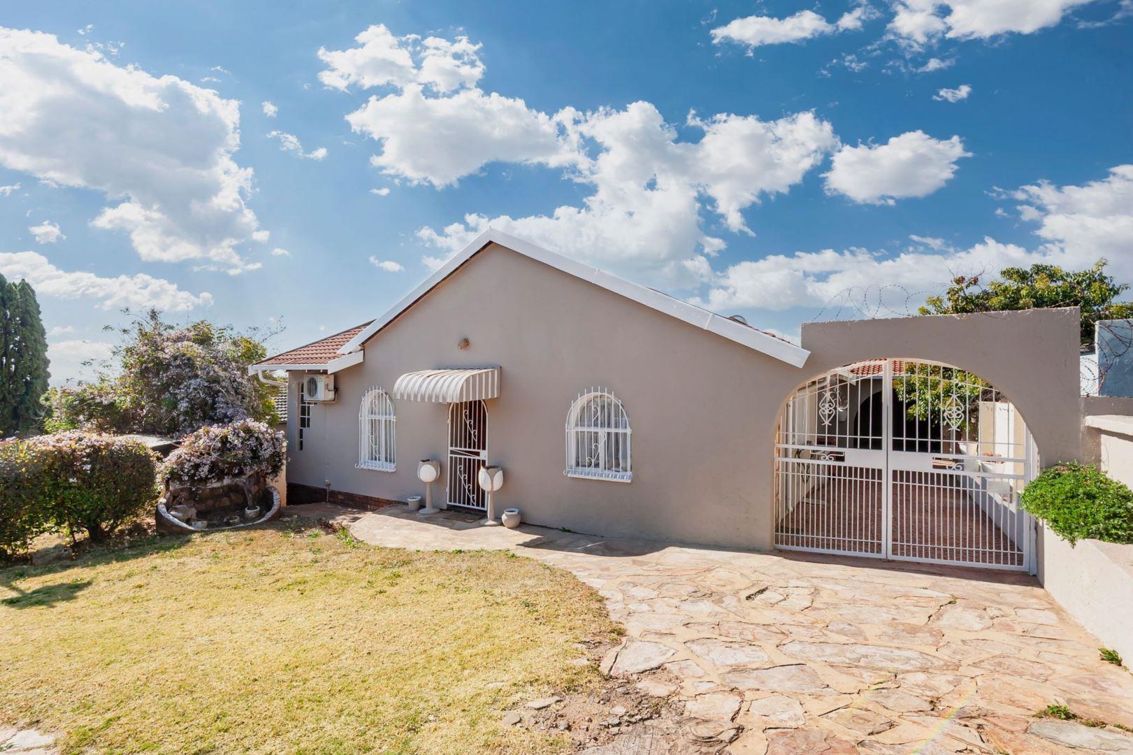 4-bedroom-house-for-sale-in-zakariyya-park-1033-safflower-street